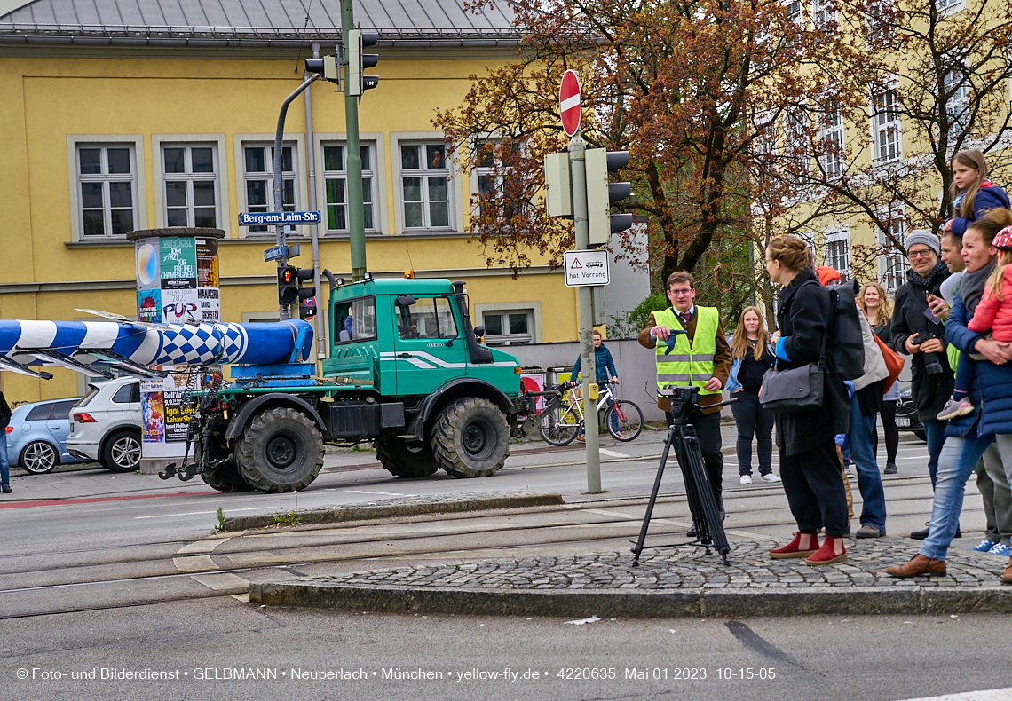 01.05.2023 - Maibaumaufstellung in Berg am Laim